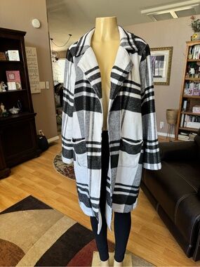 1 Sunset Lane black & white plaid open-front coat w/pockets-size M